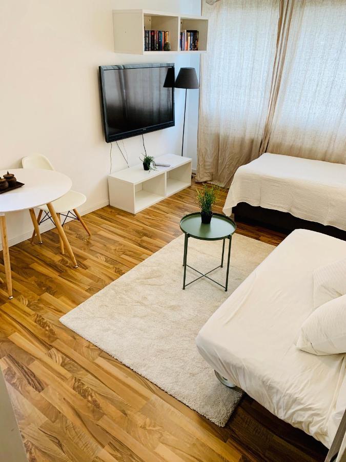 Top Renoviertes Apartement In Bester Lage Von Homburg- 5 Fussminuten Zur Uniklinik 홈부르크 외부 사진