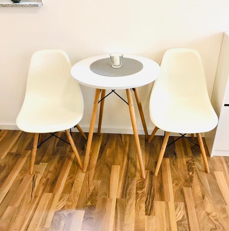 Top Renoviertes Apartement In Bester Lage Von Homburg- 5 Fussminuten Zur Uniklinik 홈부르크 외부 사진