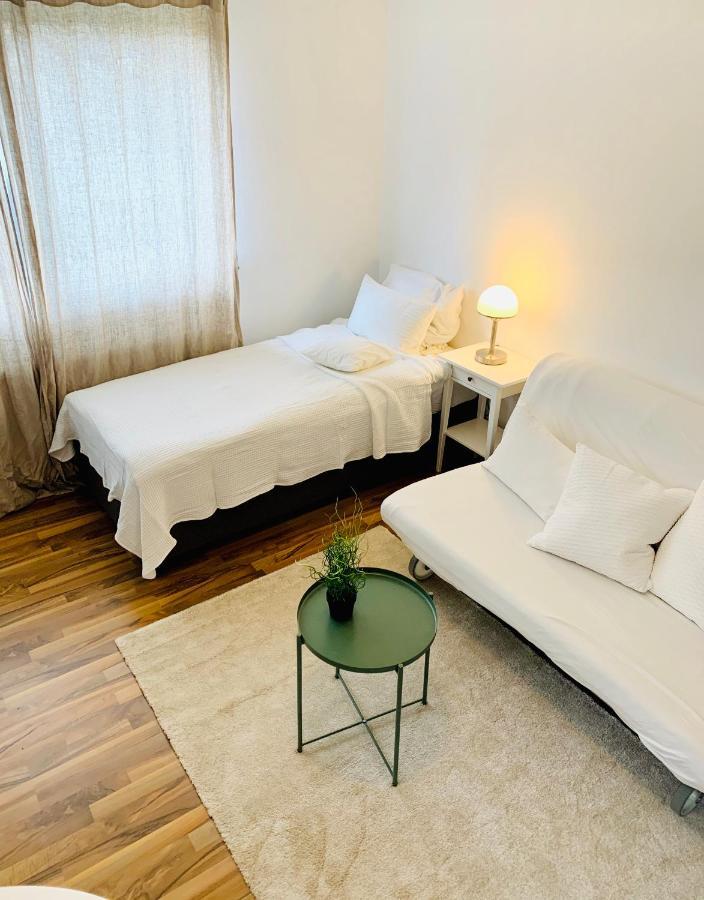 Top Renoviertes Apartement In Bester Lage Von Homburg- 5 Fussminuten Zur Uniklinik 홈부르크 외부 사진